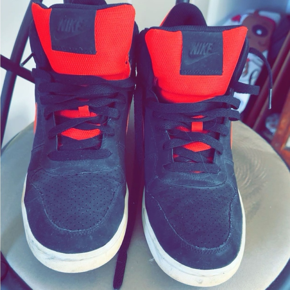 Men’s size 8.5 red black Nikes